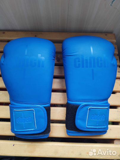 Боксерские перчатки Clinch 14 унций