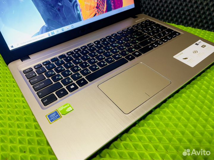 Ноутбук Asus 4Ядра/4Gb/MX110 2Gb