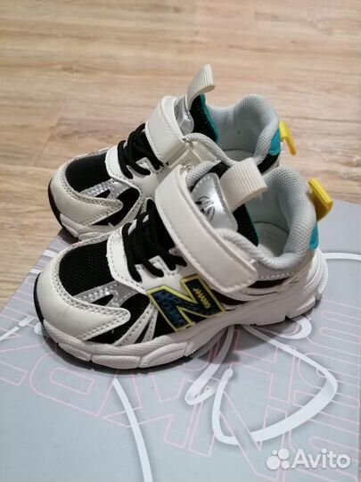 Кроссовки детские