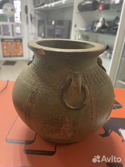 Глиняный кувшин старинный