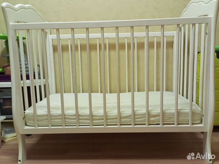 Детская кровать с матрасом