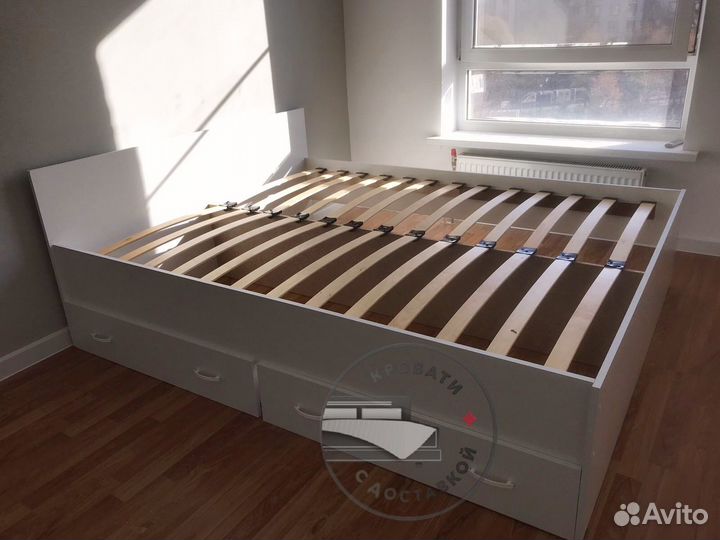 Кровать