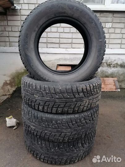 Kumho I'Zen KW22 235/65 R17 108T