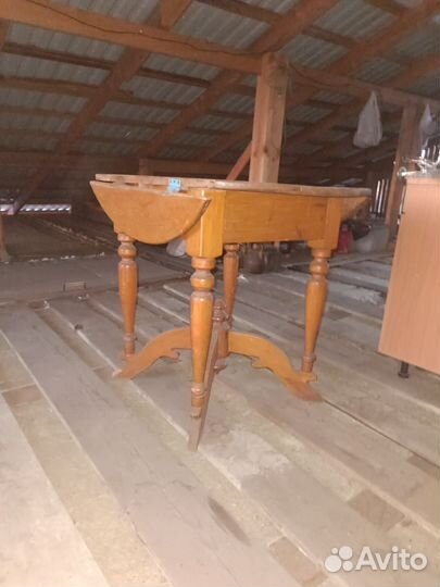 Старинный стол