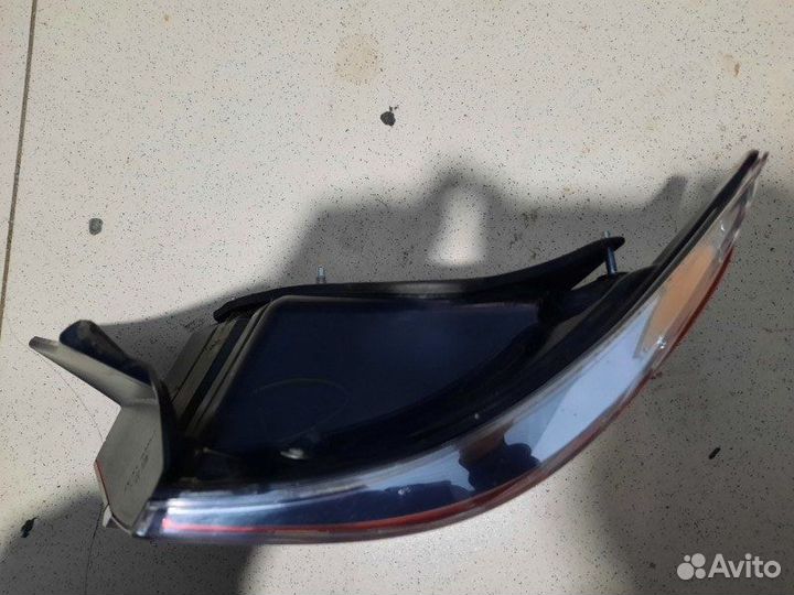 Фонарь наружный задний правый Toyota Camry V55