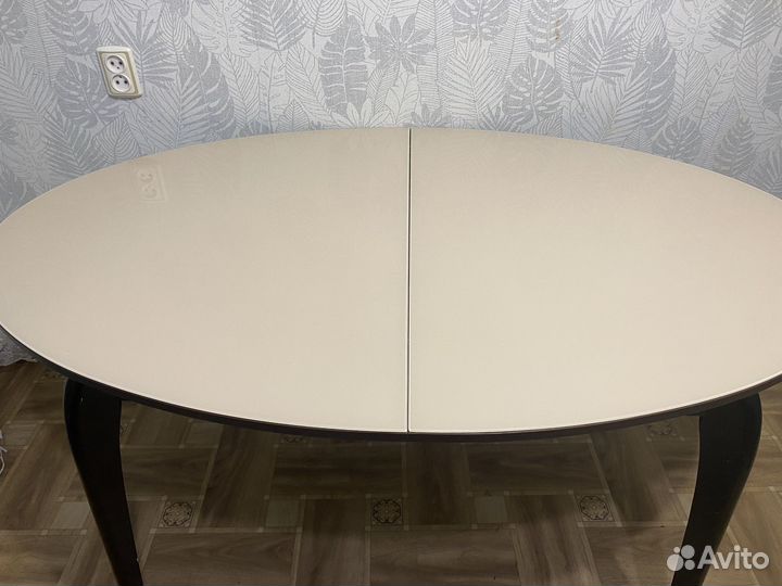 Кухонный стол стеклянный раскладной