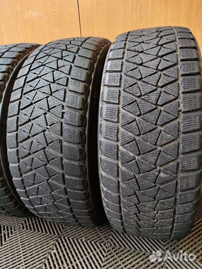 Bridgestone Blizzak DM-V2 245/60 R18