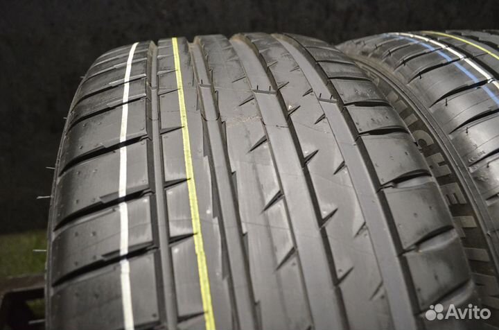 Michelin Pilot Sport 4 245/40 R19 и 275/35 R19 100Y