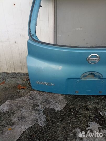 Крышка багажника Nissan march