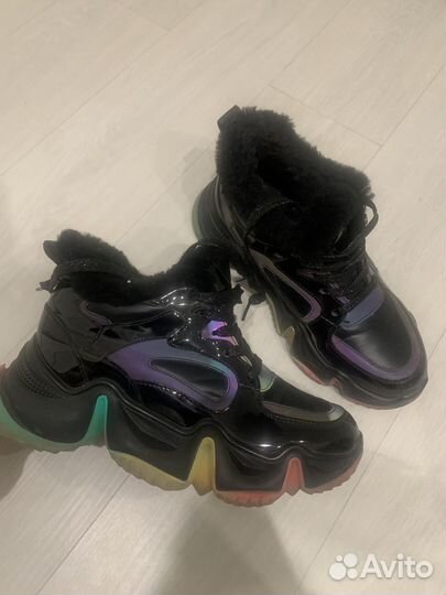 Кроссовки зимние