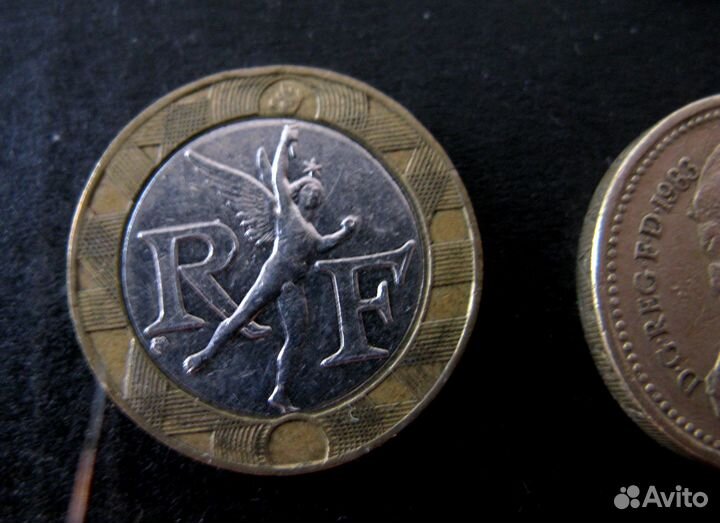 Монеты/10 франков/25 центов/1 фунт/10 пфенингов