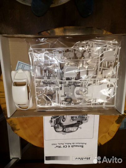 Коллекционные модели автомобилей 1/24