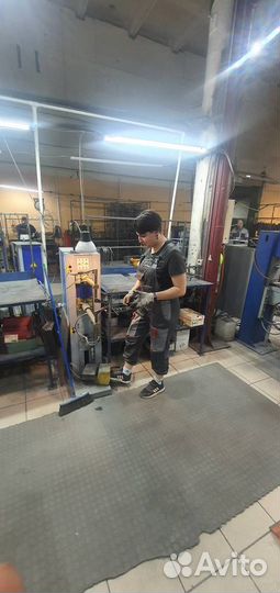 Слесарь сборщик