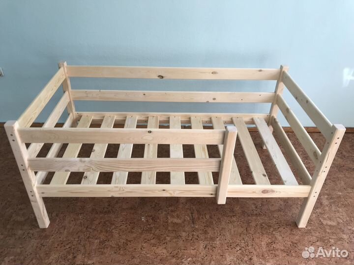 Детская кровать из массива сосны