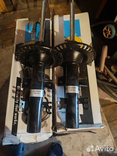 Передние стойки t5