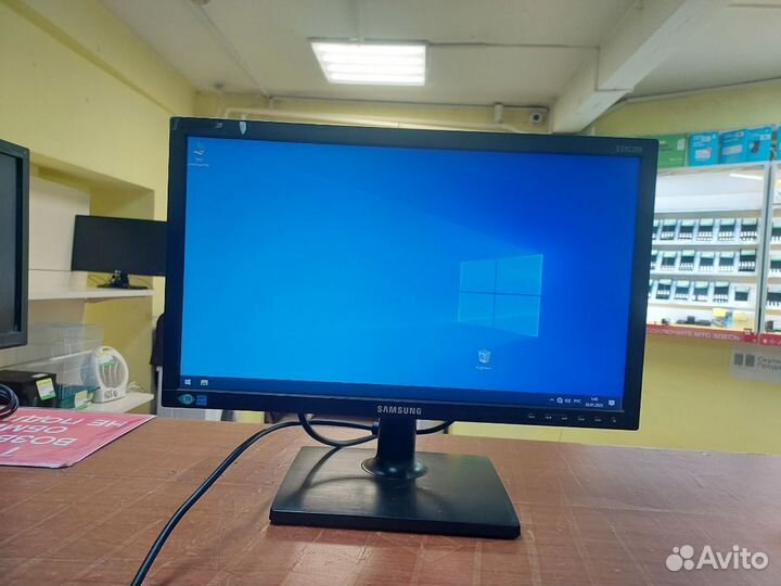 Монитор Samsung