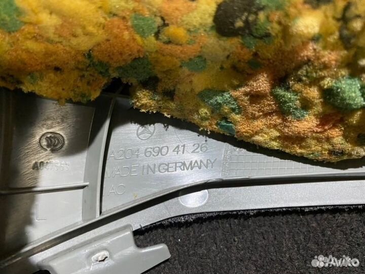 Обшивка стойки задняя левая Mercedes 204 W204