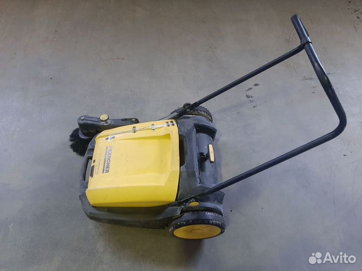 Karcher KM 70/20 C - ручная подметальная машина