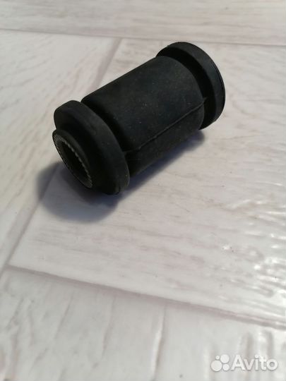 Сайлентблок переднего рычага Toyota Caldina