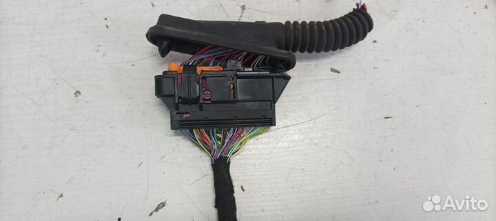 Разъем двери передней VAG