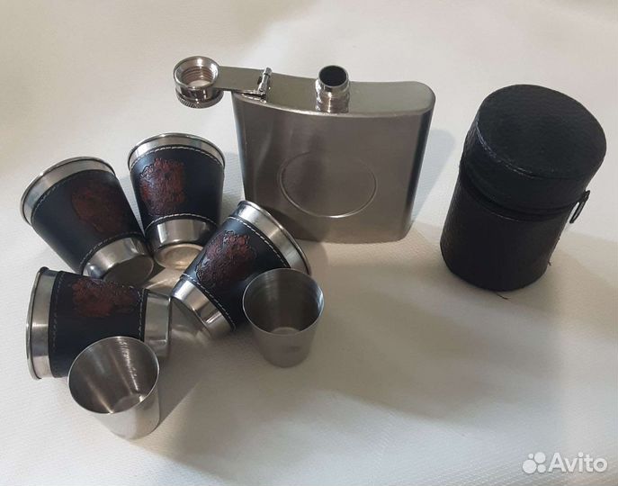 Фляжка и стопочки