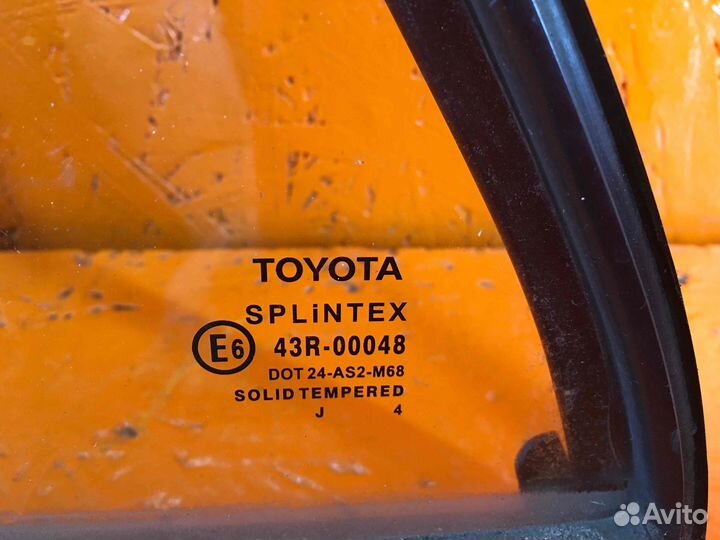 Форточка задняя левая Toyota Avensis