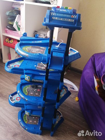 Паркинг для машинок