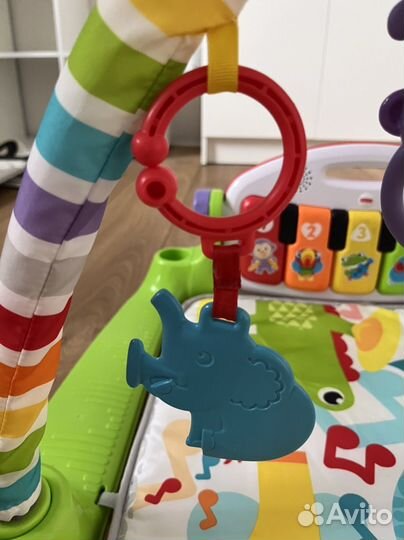 Развивающий коврик fisher price с пианино