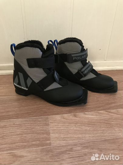 Лыжные ботинки детские 37 размер