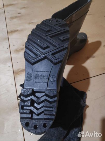 Резиновые сапоги