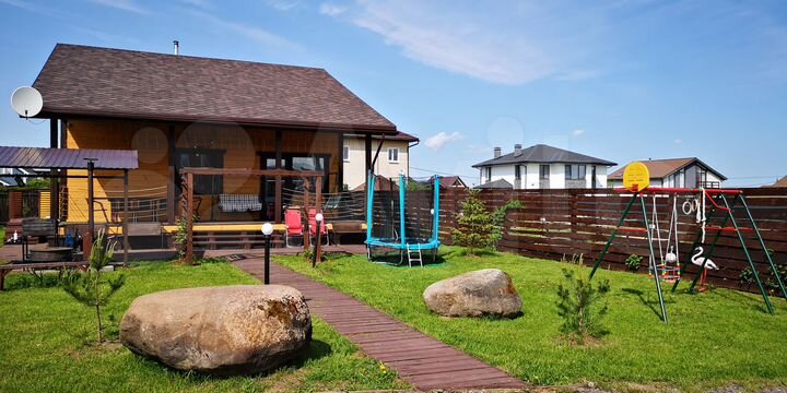 Коттедж 189 м² на участке 7 сот.