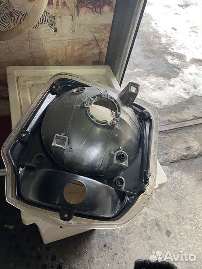 Фара передняя правая