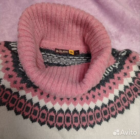 Свитер женский