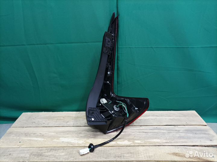 Фонарь левый Eclipse Cross