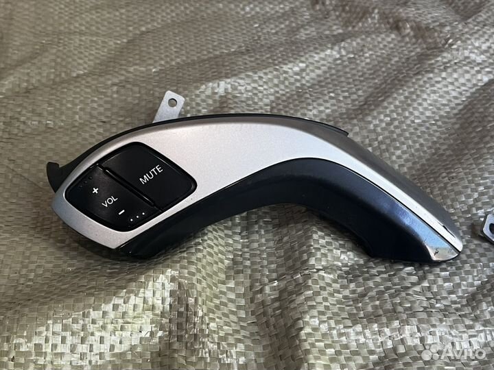 Кнопки на руль Hyundai Elantra V MD / i30