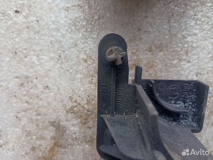 Кронштейн радиатора правый Land Rover Range Rover