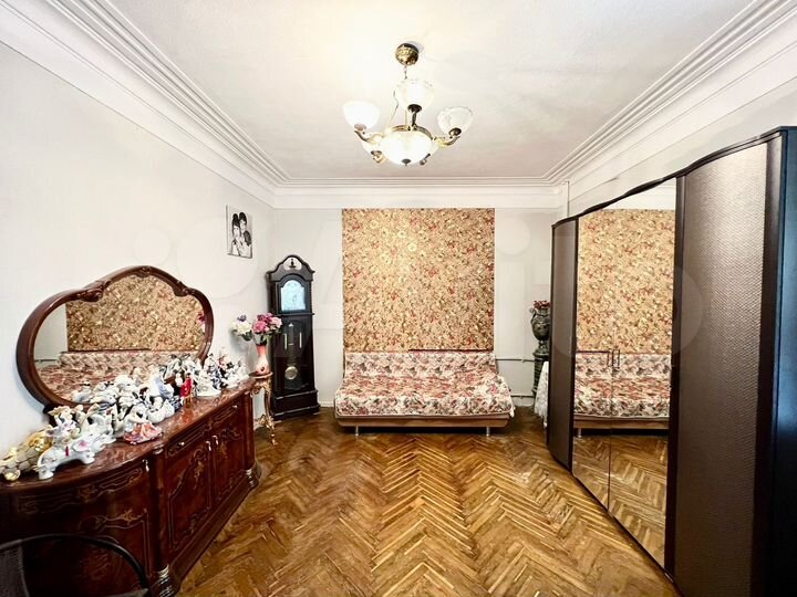 2-к. квартира, 60 м², 1/5 эт.