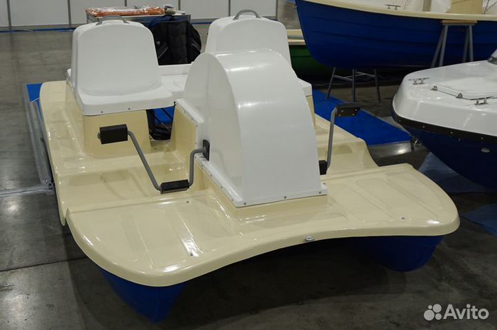 Пластиковый водный велосипед Виза Вело 4