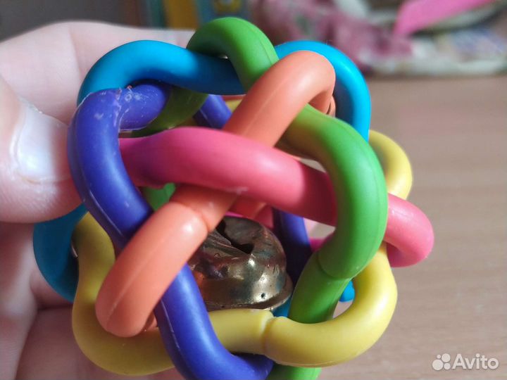 Игрушка для кошек и собачек Мячик с колокольчиком