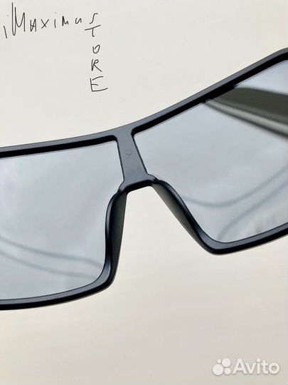 Чёрные зеркальные спортивные солнцезащитные очки