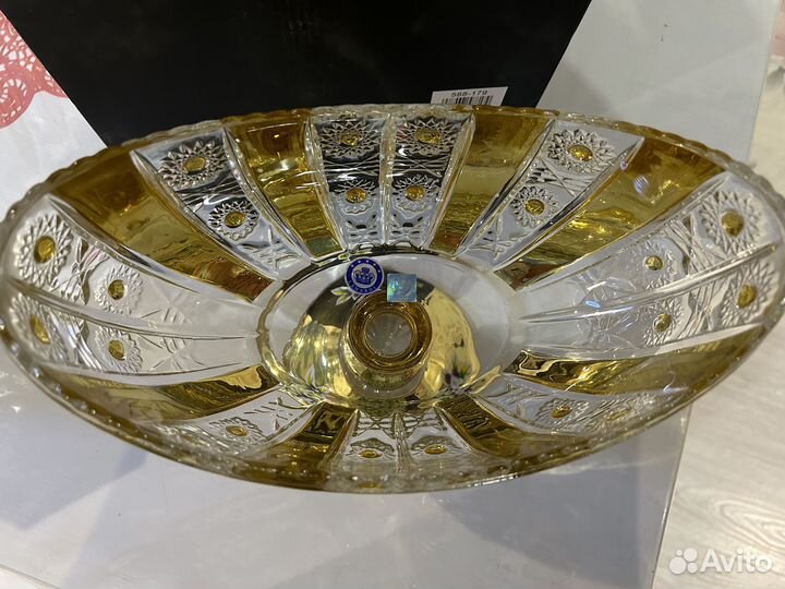 Ваза для фруктов на ножке