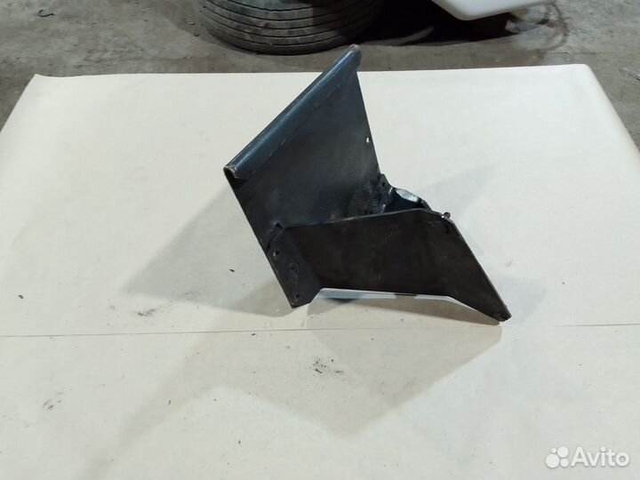 Кронштейн противооткатного упора Скания