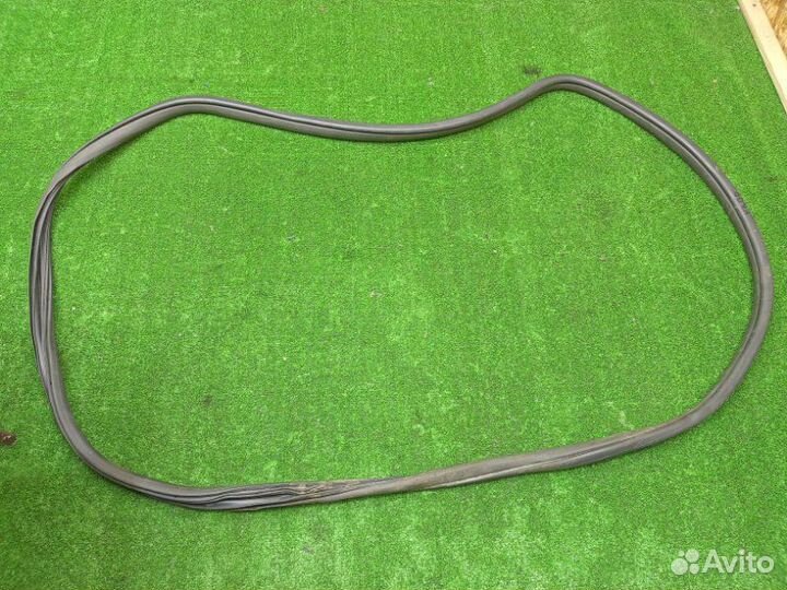 Уплотнитель проема двери задний правый Nissan