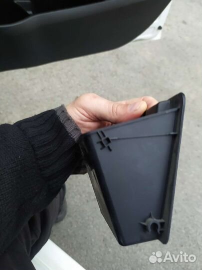 Бардачок предохранителей