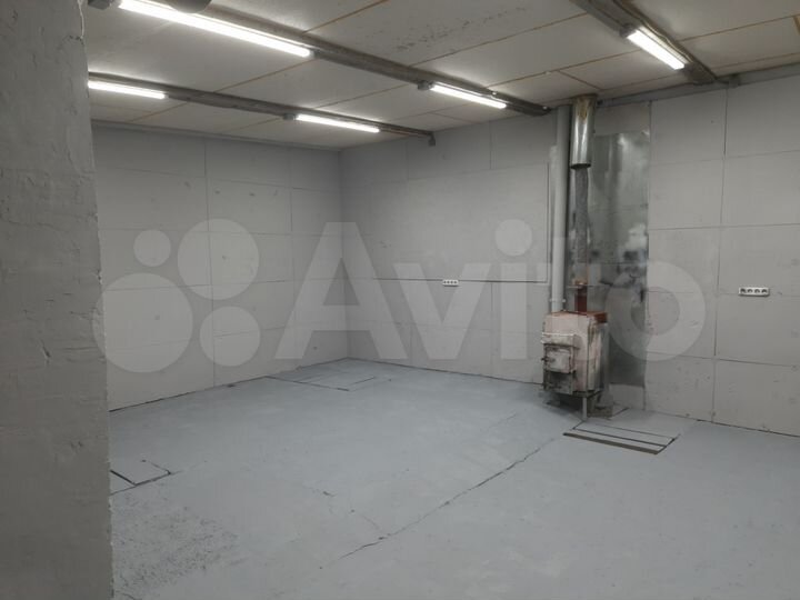 Гараж, > 30 м²