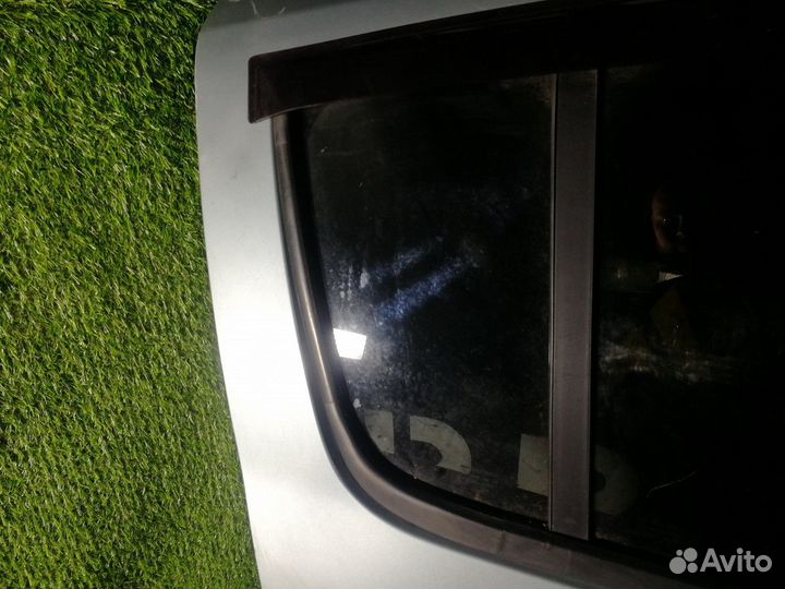 Форточка двери задней правой Renault Sandero