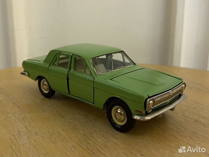 Модель 1:43 Волга газ 24 А14