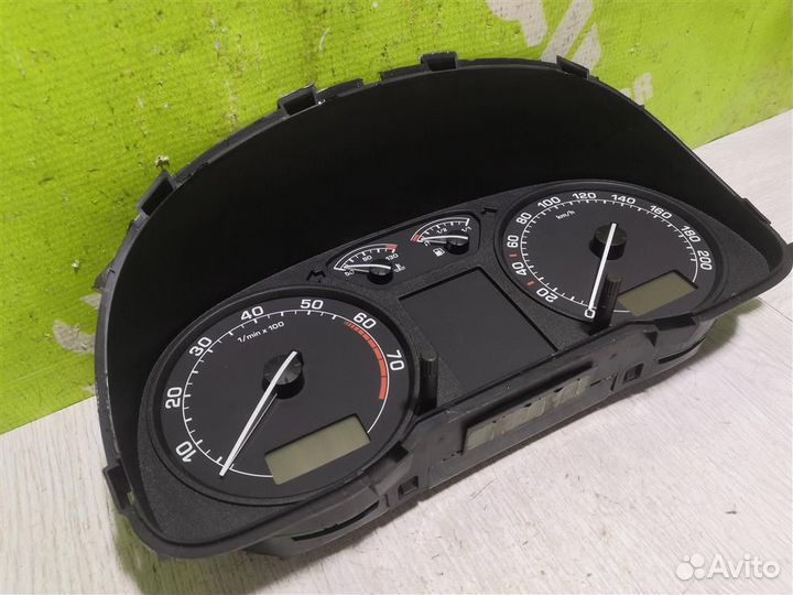 Панель приборов Шкода Октавия А4