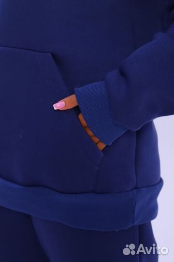 Новый костюм женский теплый р. 44