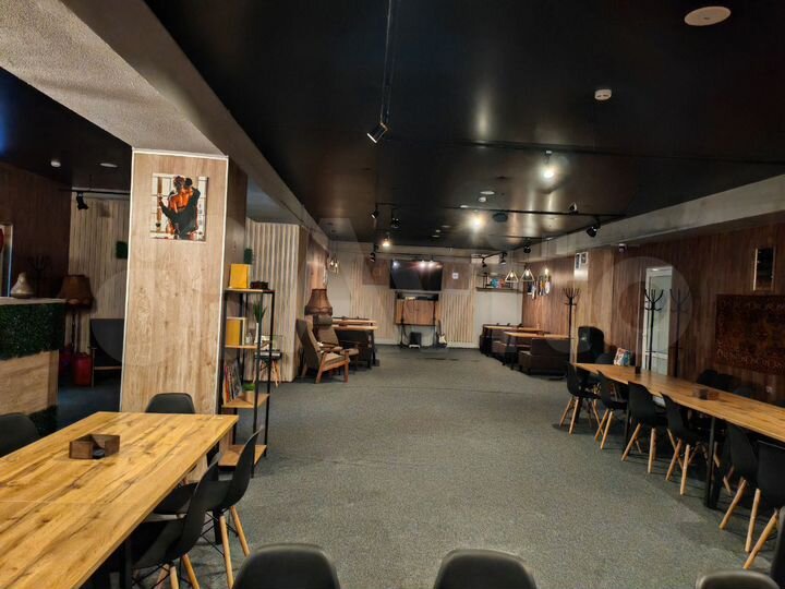 Торговая площадь, 180 м²